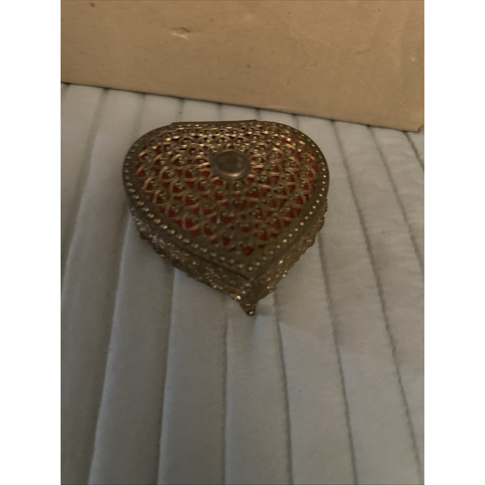 Vintage Heart Shaped Brass Plated Metal Jewelry Trinket Box 3.5"H x 5"W Japan